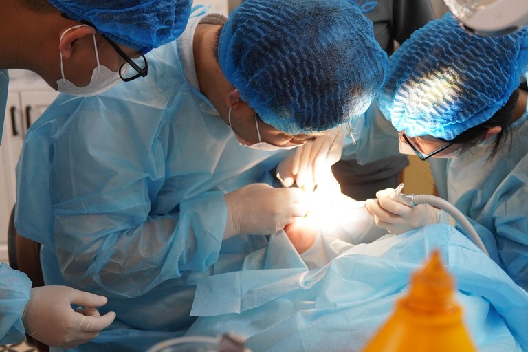 Phục hình tức thì sau khi trồng trụ Implant